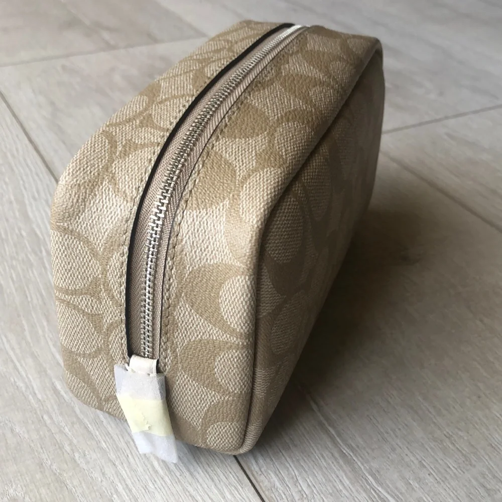 NWT Disney X Coach Once Upon A Time Cosmetic Case - Picture 3 of 8